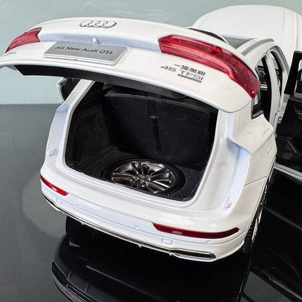 YX Car Model Audi Q5 White Black 1:18 Diecast Model Car - collector edition scale model