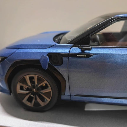Original Factory Model GAC Honda P7 Blue 1:18 Diecast Model Car - showroom-quality model replica