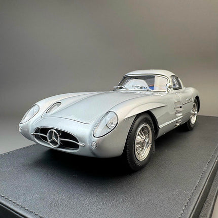 V8 Model Mercedes-Benz 300 SLR 1:18 Resin Model Car - detailed collector display model