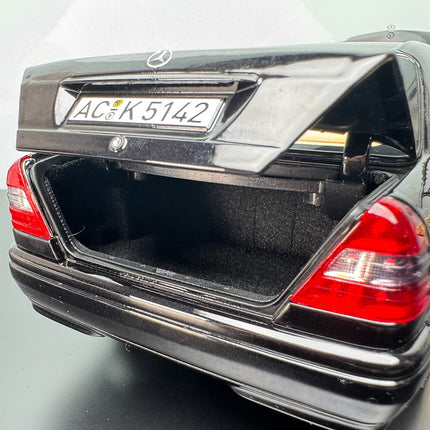 Norev Mercedes-Benz C-Class W205 Black 1:18 Diecast Model Car - detailed model car replica