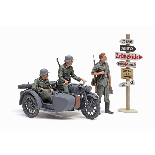https://cdn.shopify.com/s/files/1/0504/9925/6496/files/135-german-ks600-motorcycle-sidecar-tam35384-659432.jpg?v=1748404868