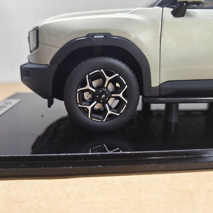 YX Car Model Jetour Shanhai T1 Sand Gold 1:18 Diecast Model Car - detailed die-cast style model