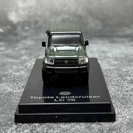 Para64 Toyota Land Cruiser 76 2014 Military Green 1:64 Diecast Model Car - collector display piece