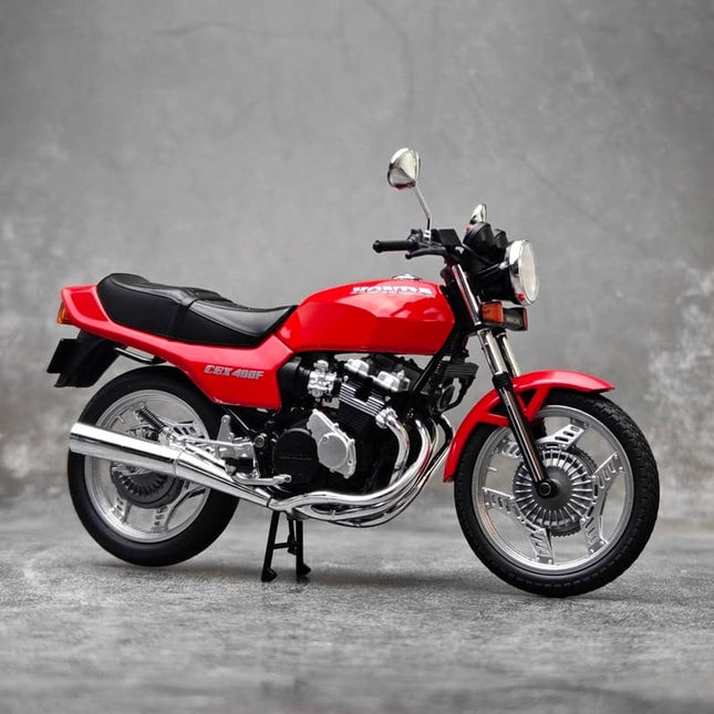 Aoshima Honda CBX400F Motorcycle Blue 1:12 Diecast Model Motorcycle - studio product photo of the scale model
