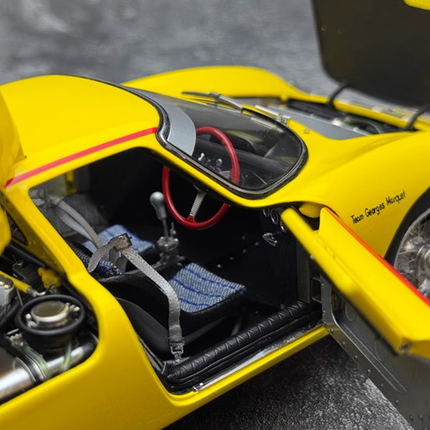CMC Ferrari 250 LM #26 Classic Racing Yellow 1:18 Diecast Model Car - hand-finished display model