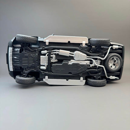 Whelart Land Rover Discovery 4 1:18 Diecast Model Car - collector display piece
