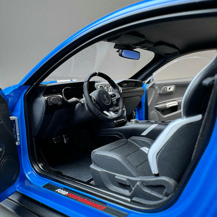 AutoArt Ford Mustang Shelby GT500 Blue 1:18 Diecast Model Car - scale replica for enthusiasts