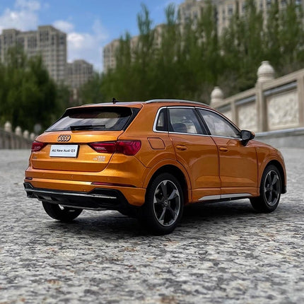 YX Car Model Audi Q3 2019 Blue Openable 1:18 Diecast Model Car - fine detailed model replica