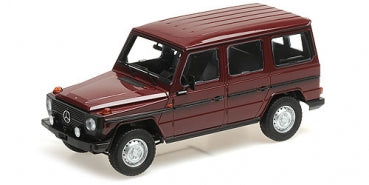 1:18 scale diecast model of a maroon SUV with detailed exterior and black wheels