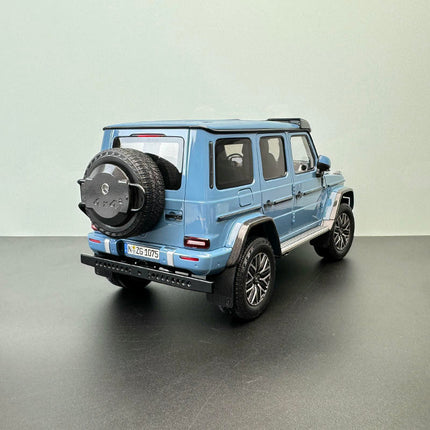 KengFai Mercedes-Benz AMG G63 4x4 1:18 Diecast Model Car - collectible scale model car