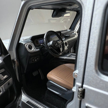 Norev Mercedes-Benz G500 4x42 1:18 Diecast Model Car - detailed studio model shot