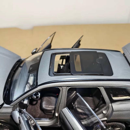 YX Car Model Chery Tiggo 8L SUV Grey 1:18 Diecast Model Car - collector display piece