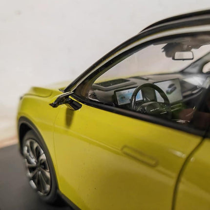 Original Factory Model Original Factory Beijing Magic Cube Yellow 1:18 Diecast Model Car - scale model for display