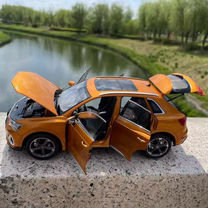YX Car Model Audi Q3 2019 Blue Openable 1:18 Diecast Model Car - scale model for display