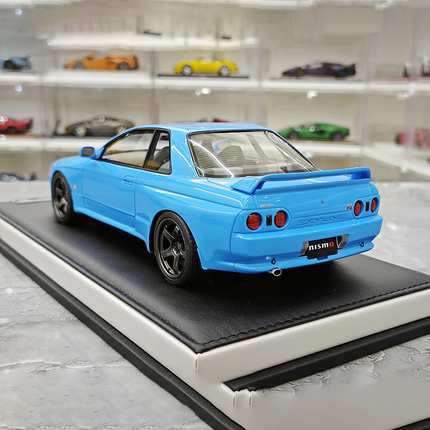 Motorhelix Nissan Skyline GT-R R32 Customized 1:18 Resin Model Car - detailed die-cast style model