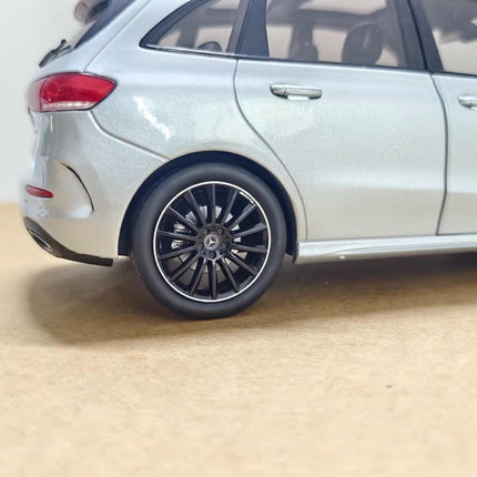 Original Manufacturer Mercedes-Benz B-Class MPV Black 1:18 Diecast Model Car - scale replica for enthusiasts