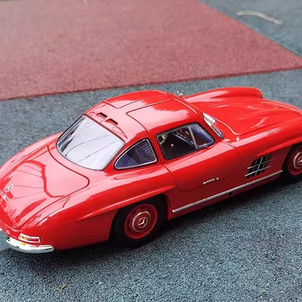 Minichamps Mercedes-Benz 300SL W198 1954 Gullwing 1:18 Diecast Model Car - premium collector scale model