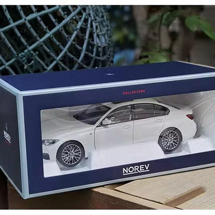 Norev BMW 330i G20 2019 White 1:18 Diecast Model Car - collector display piece