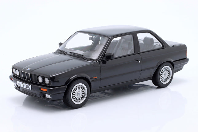 https://automodele.eu/environment/cache/images/productGfx_757994_0_0/183203-BMW-325i-E30-1988-Black-Metallic-Norev-118.jpg