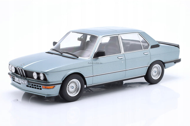 https://automodele.eu/environment/cache/images/productGfx_757540_0_0/183269-BMW-M535i-E12-1980-Light-Blue-Metallic-Norev-118.jpg