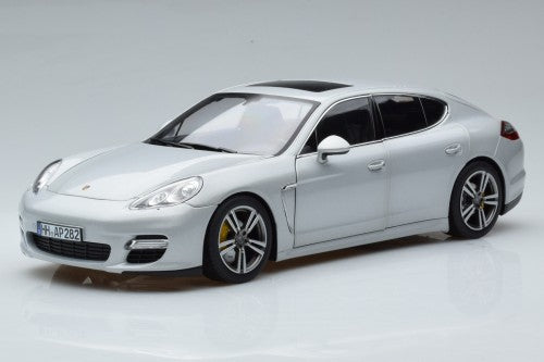 https://automodele.eu/environment/cache/images/productGfx_756720_500_500/187609-Porsche-Panamera-Turbo-2009-Silver-Norev-118.jpg