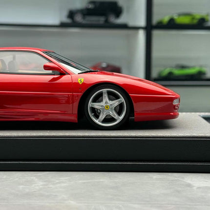 V8 Model Ferrari F355 1:18 Resin Model Car - detailed studio model shot