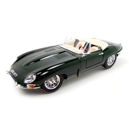 Bburago 1961 Jaguar E-Type Convertible 1:18 Diecast Model Car Green - detailed collector display model