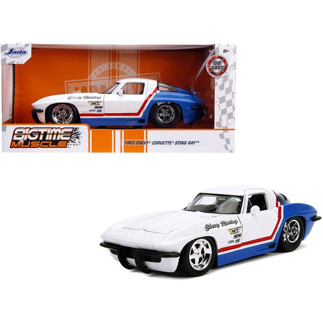 https://cdn.shopify.com/s/files/1/0504/9925/6496/files/1963-chevrolet-corvette-stingray-white-and-blue-with-red-stripe-chevy-racing-bigtime-muscle-124-diecast-model-car-by-jada-599717.jpg?v=1748419487