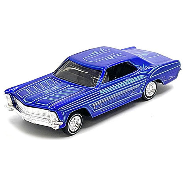https://cdn.shopify.com/s/files/1/0504/9925/6496/files/1965-buick-riviera-candy-blue-with-graphics-lowriders-maisto-design-series-164-diecast-model-car-by-maisto-263073.jpg?v=1748405108