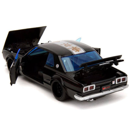 https://cdn.shopify.com/s/files/1/0504/9925/6496/files/1971-nissan-skyline-gt-r-rhd-right-hand-drive-black-with-silver-stripe-and-mikey-diecast-figure-tokyo-revengers-2021-tv-series-anime-hollywood-rides-series-124--270672.jpg?v=1756087349