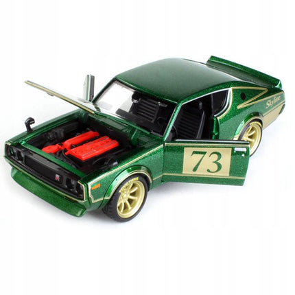 1973 Nissan Skyline 2000 GTR 1:24 Maisto Diecast Model Classic JDM Collector Car with Custom Plates