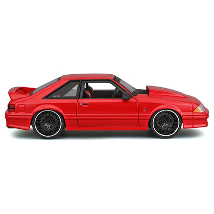 https://cdn.shopify.com/s/files/1/0504/9925/6496/files/1993-ford-mustang-svt-cobra-red-classic-muscle-maisto-design-series-124-diecast-model-car-by-maisto-622367.jpg?v=1748405280