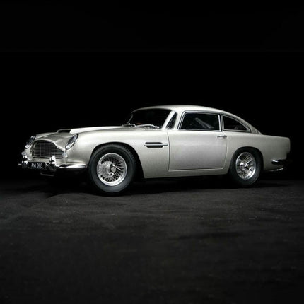 Xiao Guang Aston Martin DB5 Gold 1:18 Diecast Model Car - scale model collectible piece