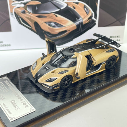 Car King HEC2026 Exhibition Limited Edition Collection Gold 1:64 Diecast Model Car - model display piece for collectors