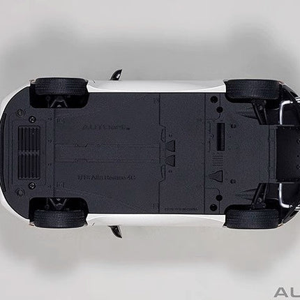 https://www.yxcarmodel.com/cdn/shop/files/19_bd62720c-73a5-4a53-b47a-69248a5a754b.jpg?v=1750142910&width=1946
