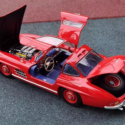 Minichamps Mercedes-Benz 300SL W198 1954 Gullwing 1:18 Diecast Model Car - scale model for display