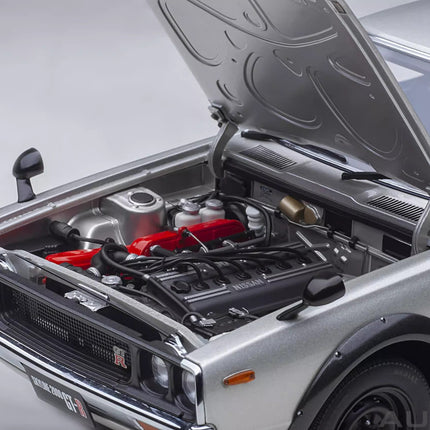 AutoArt Nissan Skyline 2000 GT-R Kenmeri Silver 1:18 Diecast Model Car - showroom-quality model replica