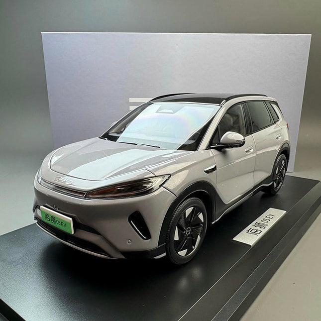 OEM BYD Sea Lion 05 EV Gray 1:18 Diecast Model Car - studio product photo of the scale model