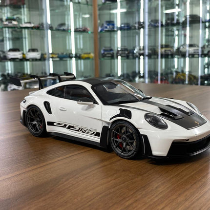Minichamps Porsche 911 GT3 RS 2022 Weissach Paket 1:18 Diecast Model White - detailed collector display model