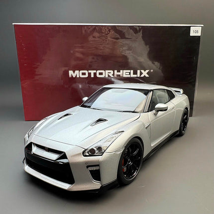 Motorhelix Nissan GT-R R35 Track Edition 1:18 Diecast Model Car - collectible scale model car