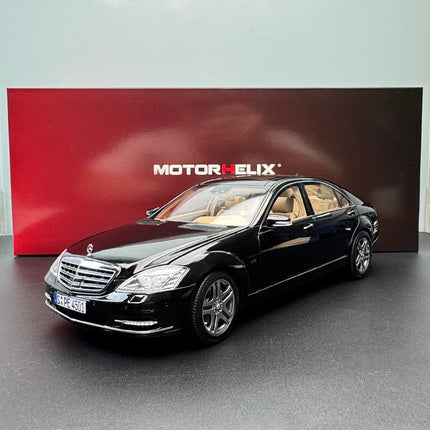 MH Mercedes-Benz S600L W221 Black 1:18 Diecast Model Car - studio product photo of the scale model