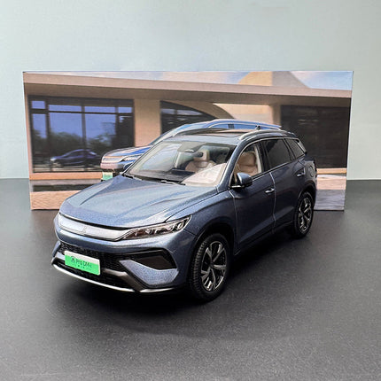 YX Car Model BYD Song PRO DMi SUV Blue 1:18 Diecast Model Car - studio product photo of the scale model