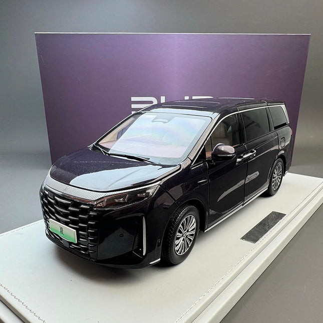 OEM BYD M9 Purple 1:18 Diecast Model Car - studio product photo of the scale model