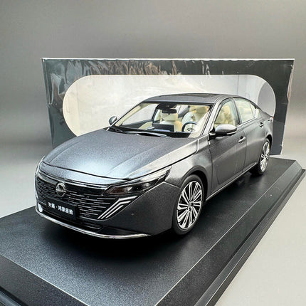 YX Car Model Nissan Altima 2026 Matte Black 1:18 Diecast Model Car - detailed collector display model