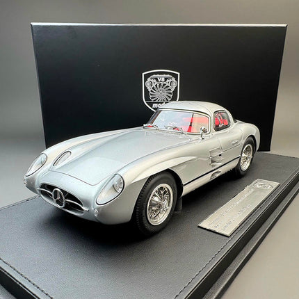 V8 Model Mercedes-Benz 300 SLR 1:18 Resin Model Car - studio product photo of the scale model