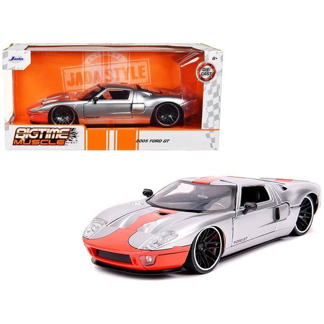 https://cdn.shopify.com/s/files/1/0504/9925/6496/files/2005-ford-gt-silver-with-orange-stripe-bigtime-muscle-124-diecast-model-car-by-jada-748899.jpg?v=1748405791