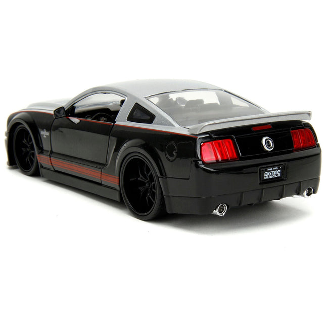 https://cdn.shopify.com/s/files/1/0504/9925/6496/files/2008-ford-shelby-mustang-gt-500kr-silver-and-black-with-red-stripes-bigtime-muscle-series-124-diecast-model-car-by-jada-120854.jpg?v=1748419124