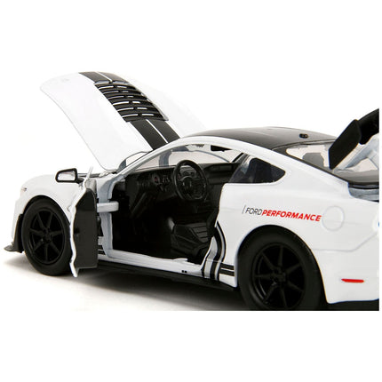 https://cdn.shopify.com/s/files/1/0504/9925/6496/files/2020-ford-mustang-shelby-gt500-65-white-with-black-top-and-stripes-ford-performance-bigtime-muscle-series-124-diecast-model-car-by-jada-953442.jpg?v=1748405490