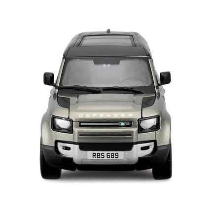 https://cdn.shopify.com/s/files/1/0504/9925/6496/products/2022-land-rover-defender-110-green-metallic-with-black-top-and-sunroof-124-diecast-model-car-by-bburago-208348.jpg?v=1748421313