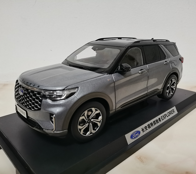 Changan Ford Explorer 2023 Gray 1:18 Diecast Model Car - detailed collector display model